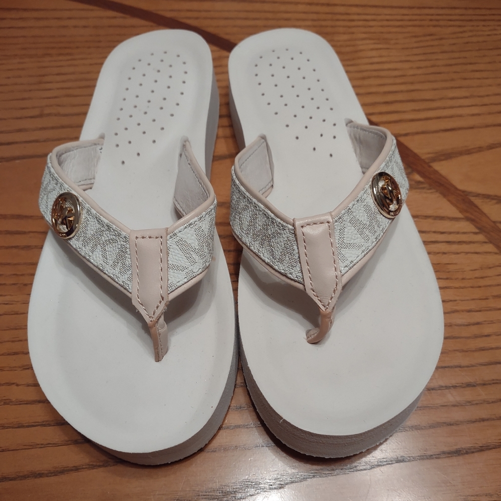 Michael Michael Kors Flip flops, Slides 7M